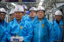 박찬대, 계양 귤현역 차량사업소·LNG 기지 점검·소통