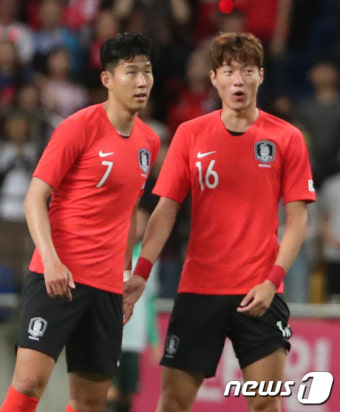 [한국 이란 축구 중계] 라인업 백승호·손흥민·황의조 나선다