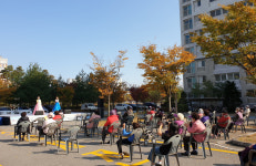 집 앞까지 배달하는 문화공연, 베란다 콘서트 개최