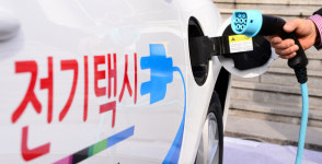 전기택시 활성화 아직 멀었다