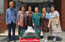 노인회 충주시지회, 일하는 밥퍼 경로당 삼계닭 전달