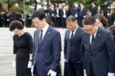 충북교육청, 광복 81주년 맞아 순국선열 참배