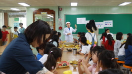 용인 운학초등학교, ‘사제동행 한솥밥(비빔밥) 먹기 행사 가져