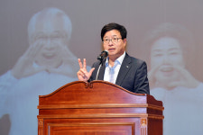 염태영 수원시장 “어르신들의 삶을 품위 있게”