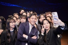 즉석 질의응답부터 셀카까지…신세계그룹 미래 만난 정용진 부회장의 파격행보