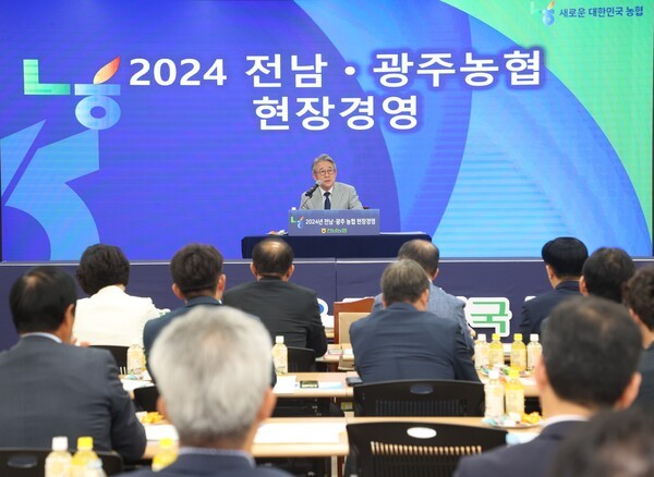 한국 기업 지도자들, 현장경영 강조…글로벌 시장 확장과 성장에 주력