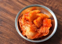 [안병익의 노포기행] 진한 국물에 가슴까지 따뜻해지는 곰탕 한그릇, 명동 하동관