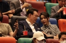 김건희 1심 선고 1년8개월...주가조작·여론조사 무죄, 알선수죄는 유죄