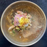 [안병익의 노포기행] 북에 평양냉면 남에는 진주냉면, 화려한 풍류를 곁들인 진주 하연옥