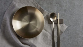 일상으로 들어와 더 특별해진 유기, 한쿡스 유기에 담다