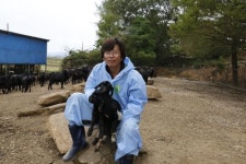 “흑염소 우량종 사육 위해 끊임없는 종자 개량”