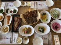 참숯향 머금은 감칠맛…11개 기본반찬은 덤