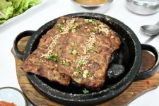 육즙 가득 부드럽고 담백한 맛