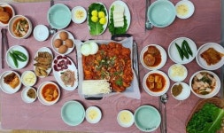 바삭, 쫀득, 고소한 닭 한마리의 성찬