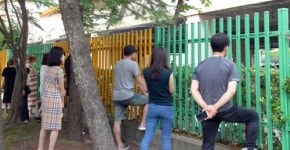 검사 받기 무서워요…겁먹은 아이들 눈시울