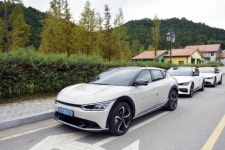 고품격 전기차로 즐기는 짜릿한 속도감