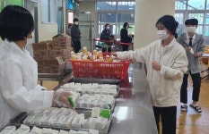 “추운날씨 차가운 샌드위치…속상합니다”