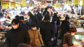 설 맞아 붐비는 양동시장