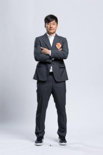 광주FC 이정효 감독, 팬들에 맥북 쏜다
