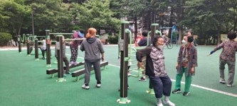 건강 챙기고 친목도 쌓아요…어르신 놀이터 호응