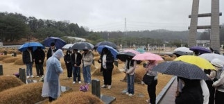 “내 나이에 어떻게…” 또래 열사 일화에 고개 떨궈