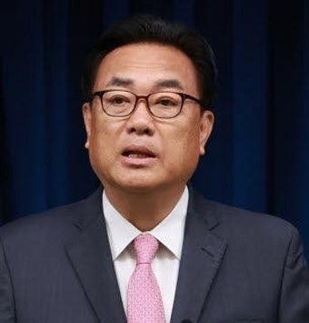 윤 대통령, 신임 비서실장에 정진석 임명