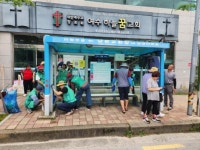 여수 미평동새마을지도자협, 버스정류장 청소