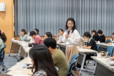 동신대, 윤정은 작가 초청 톡 콘서트 성황