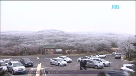 제주, 한라산 첫눈 관측...지난해보다 10일 늦어