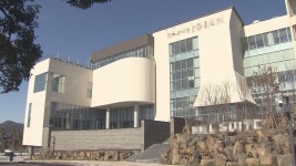제주, 여성 사우나 내부가 훤히…대기업 호텔 투명창 논란
