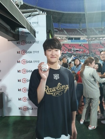 '4전 5기' KT 배제성…친정팀 상대 프로 데뷔 후 첫 승 감격
