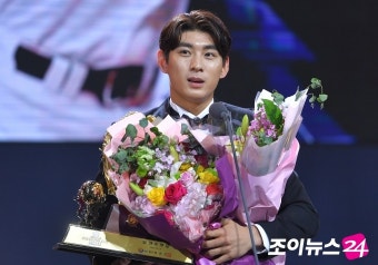 [포토]이정후, 떳떳한 골든글러브 수상