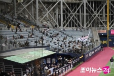 [KS]2단계 거리두기 속 6차전 매진
