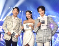 [포토]에이프릴 나은-김희철, 겨울나라 공주·왕자 분위기~