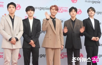 데이식스, 5人 완전체 돌아온다…JYP 