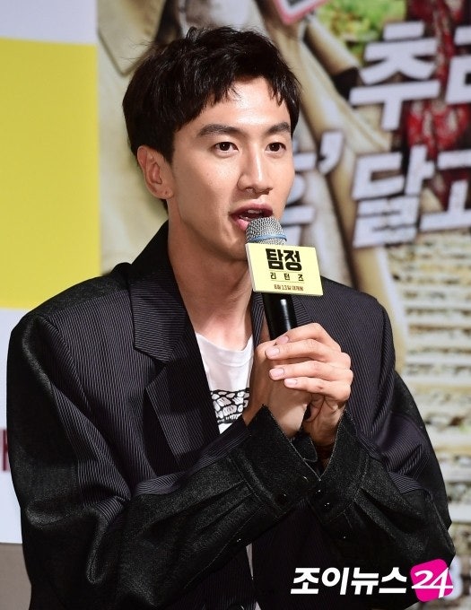 청소하는호랑이 이미지