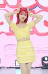 [포토]오마이걸 승희, 찰떡 핫핑크 헤어!