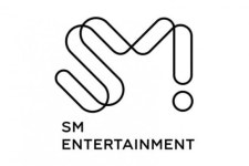 SM, 2분기 영업익 275억원…시총 10배 하이브와 비슷