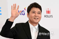 [포토]전현무, 반가운 손인사