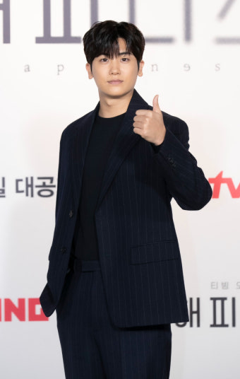 [포토]박형식, 제대 후 '해피니스'로 복귀…'엄지척! 자신감'