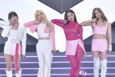 [포토]마마무, 케이팝 플렉스에서 카리스마 무대