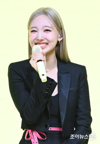 [순위표] 트와이스 나연, 美 '빌보드 200' 7위…K팝 솔로 최고 순위