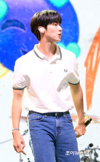 [포토]엔플라잉 이승협, 무대 위 빛나는 잘생김