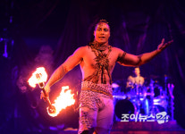 [포토]태양의 서커스, 이국적인 사모아 전통 춤과 불의 만남