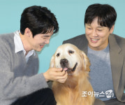 [포토]멍뭉이 유연석-차태현, 루니 귀여워 죽겠어~