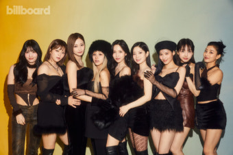 트와이스, K팝 女가수 최초 美 '빌보드 위민 인 뮤직' 수상(공식)