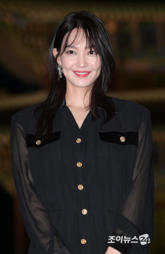[포토]신민아, 5살 연하 김우빈이 반한 베이비페이스