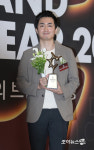 으뜸여행이십일주 | [포토]'태계일주2' 올해의 프로그램 여행예능 부문 수상