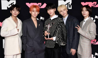 [종합] 'MTV VMAs' 수놓은 케이팝…블핑 2관왕·스키즈·투바투·정국 수상