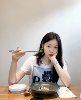 김연아와 고우림, 프랑스 파리 여행으로 행복한 부부의 모습 공개